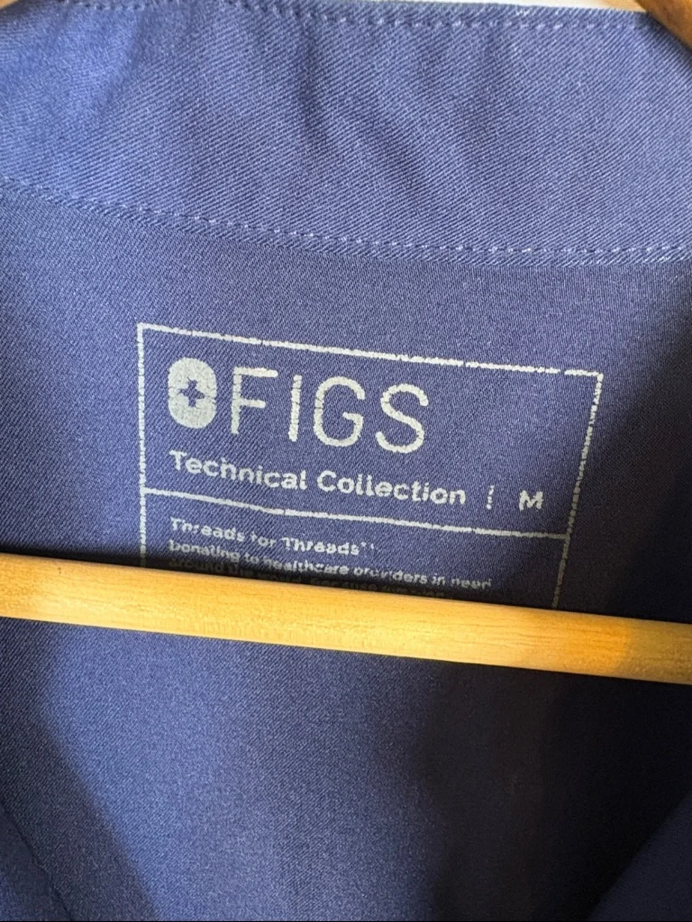 FIGS Rafaela Oversized Scrub Top XXSW1003 size medium - Picture 4 of 6